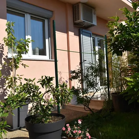 Studio Max With Parking Rovinj Exterior photo