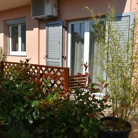 Studio Max With Parking Rovinj Exterior photo